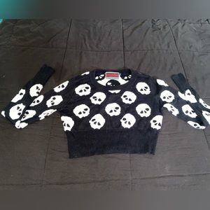 Cropped skull sweater